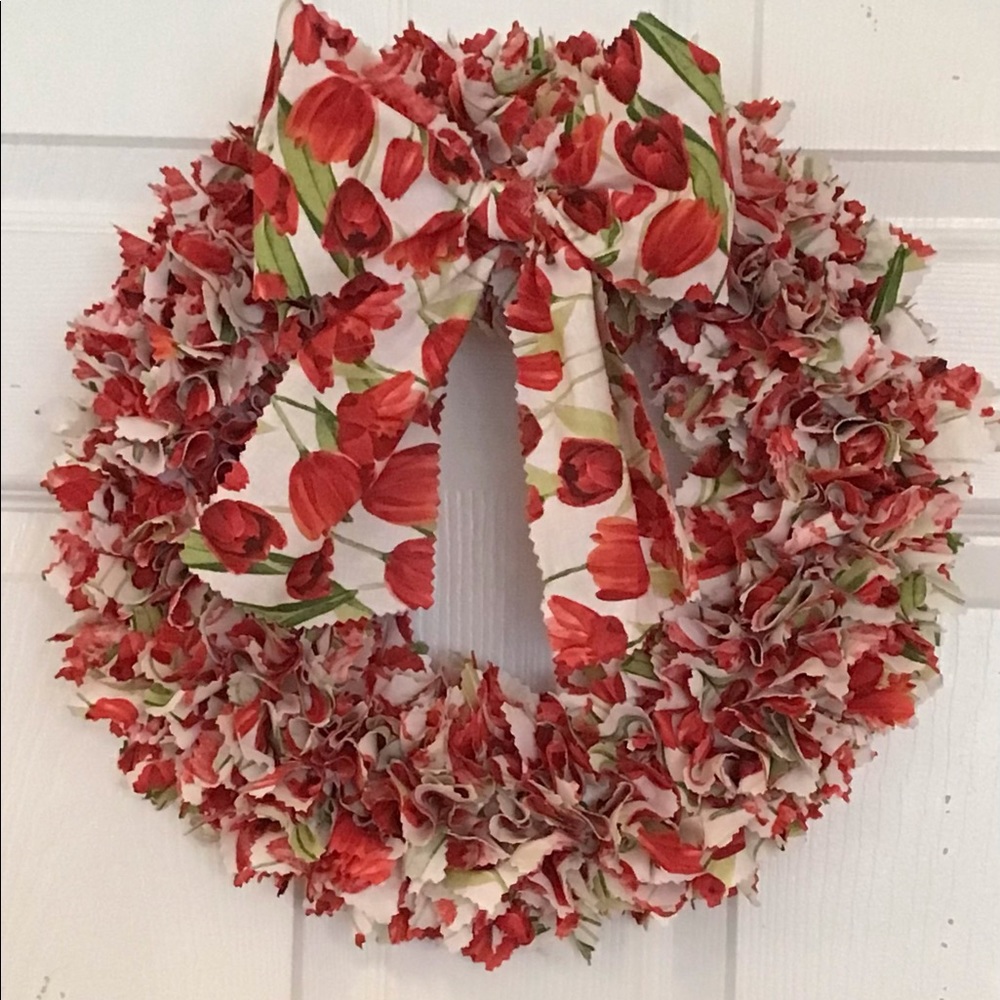 Red tulips wreath